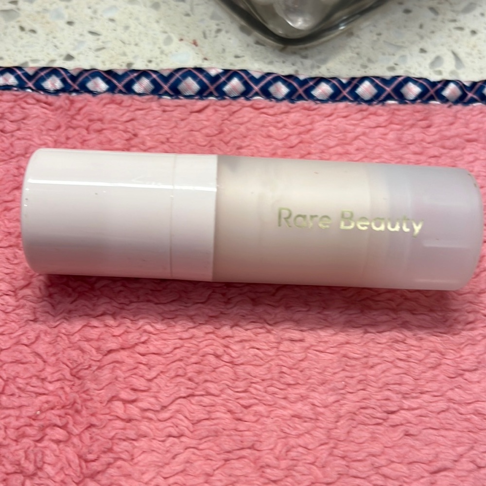 Fenty illuminating primer